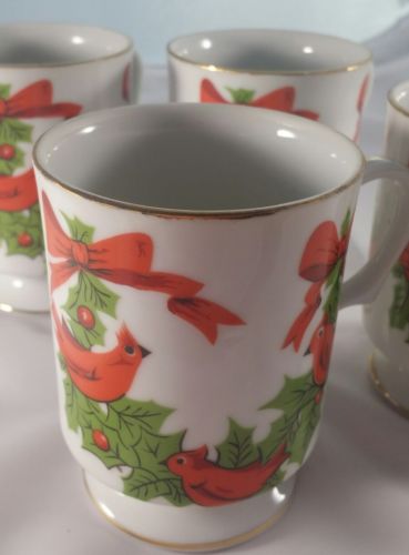 Lefton China Set of Four Footed Mugs Red Cardinal Porcelain Christmas #039