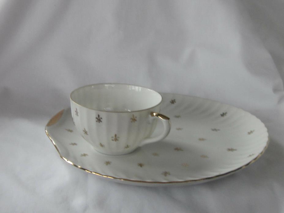 Lefton Fleur De Lis Snack Plate & Cup Scalloped Hand Painted 22K Gold #1801