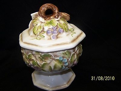 Lefton, “Lefton’s Exclusives” Japan, Covered Candy Dish, Grapevines – Beautiful!