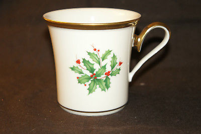 LENOX CHRISTMAS HOLIDAY HOLLY BERRY GOLD TRIM  Coffee Tea Cocoa Cup Mug New