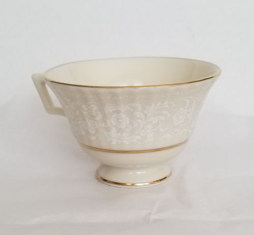 Lenox Cup Citation Lace Temple Collection Gold Rimmed Embossed Ribbed USA