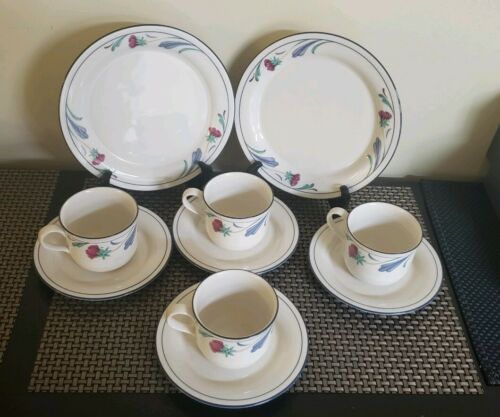 10 LENOX POPPIES ON BLUE PLATES, TEA CUPS, AND SAUCERS
