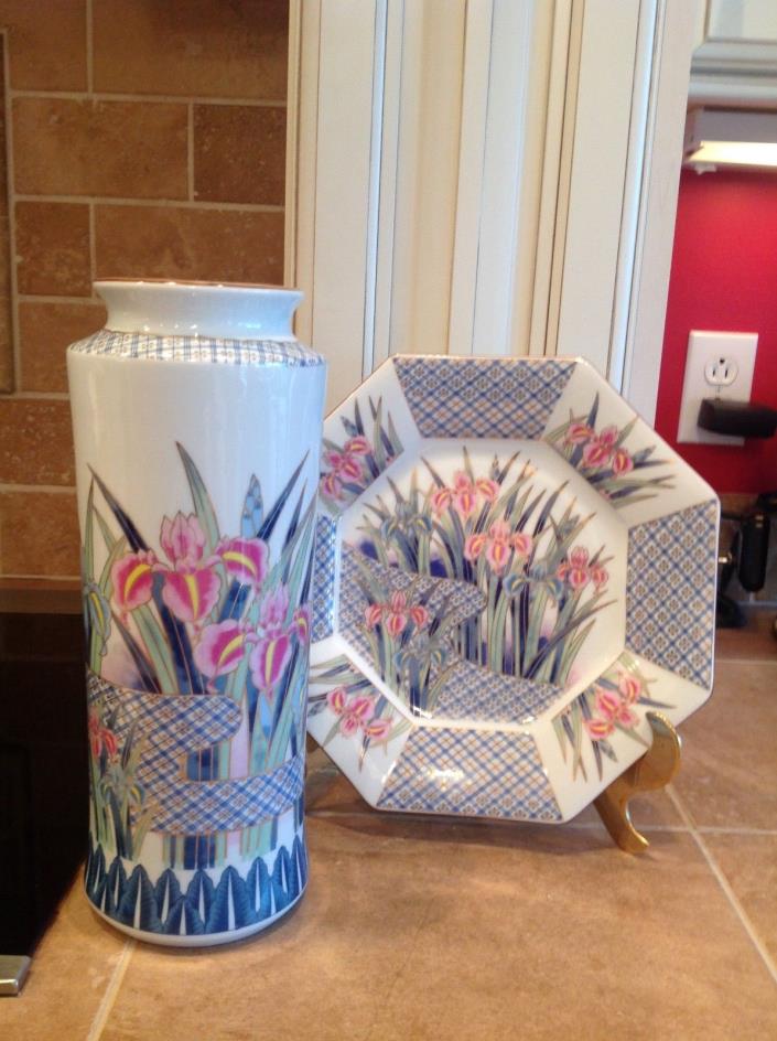 Oriental Blue White Vase with Pink Iris by Toyo Vase 12