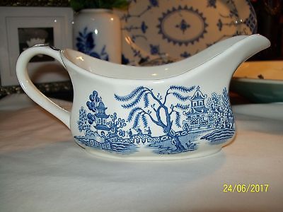 ROYAL STAFFORDSHIRE, ENGLAND, J. & G. MEAKIN, BLUE WILLOW, GRAVY BOAT