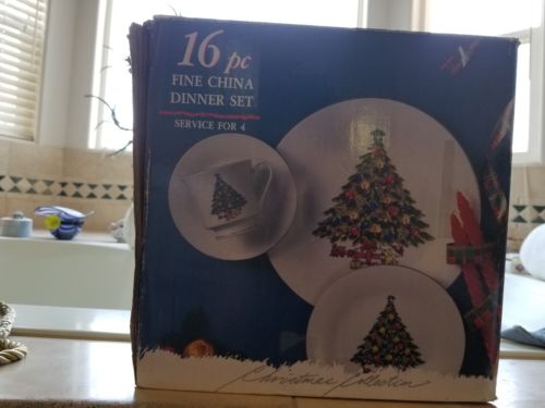 16 Pcs Service for 4 Century Christmas Tree Pattern Fine China Dinnerware  NEW