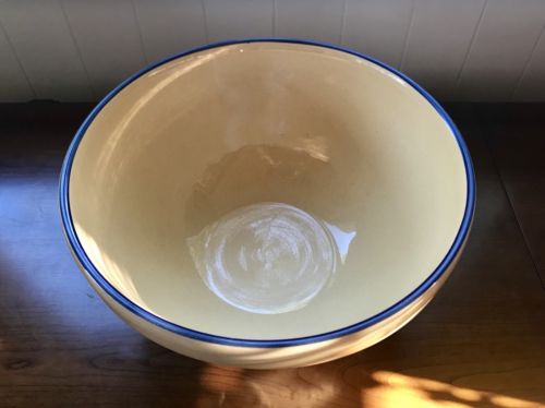 Williams Sonoma Yellow Ware Christmas Bowl * Made in England Exclusively