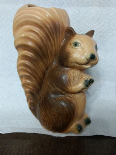 Brush McCoy Pottery Vintage Squirrel Holding Nut Wall Pocket
