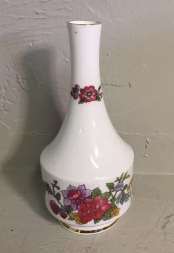 Paragon Bud Vase- White With Red Flowers