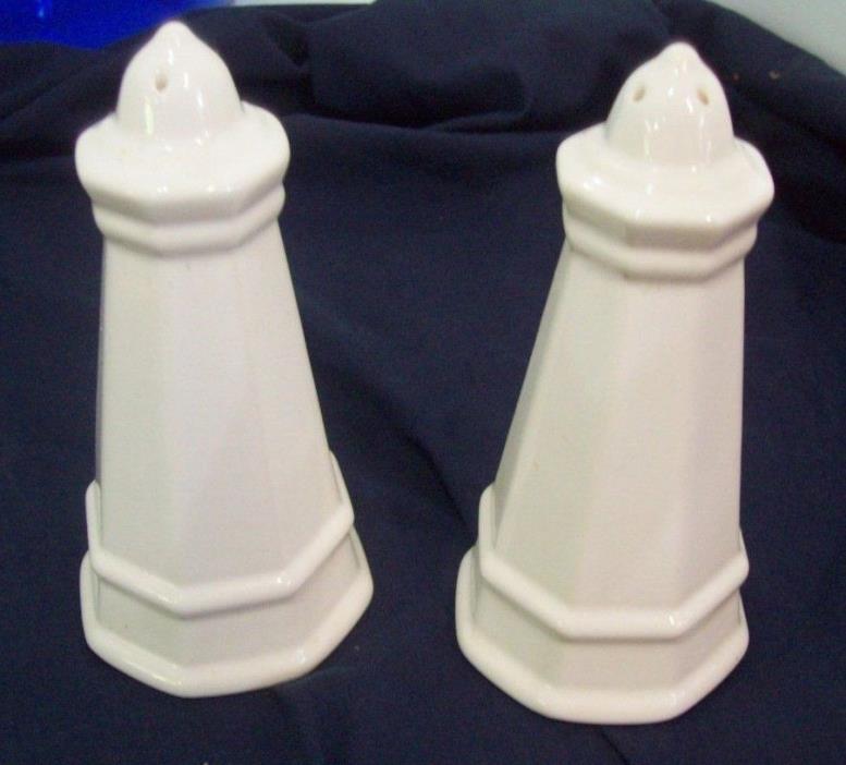Pfaltzgraff Heritage White Stoneware Ceramic Salt and Pepper Shakers 5.75