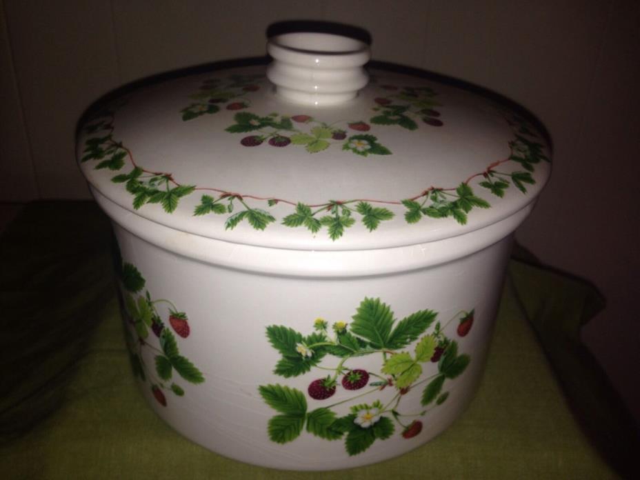 Large Portmeirion Summer Strawberries Casserole Dish New With Cover