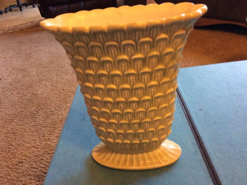 RED WING POTTERY WILLOW GREEN VASE # 1157 EUC 8.75”x7.5”