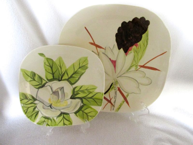 2 Vintage Red Wing Plates in Different Sizes ~ Handpainted ~ 1 Artist Initialed