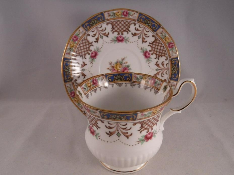 QUEEN'S BONE CHINA CUP SAUCER ROSINA CO KENILWORTH GOLD LATTICE FLORAL ENGLAND