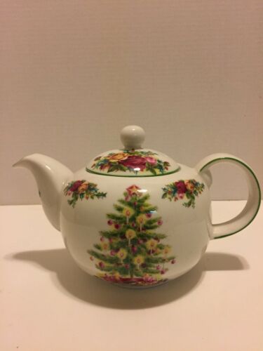Royal Albert Old Country Roses Holiday Classic Collection Tea Pot Christmas Tree