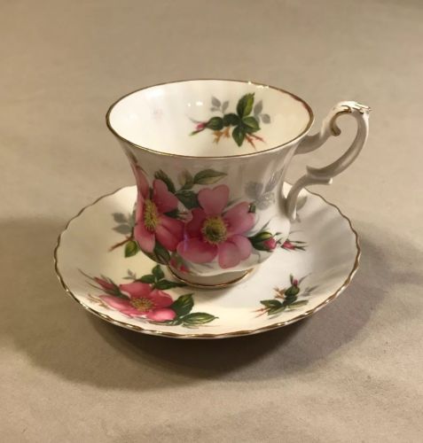 Royal Albert England Bone China Prairie Rose Pink Flora Tea Cup & Saucer Set VTG
