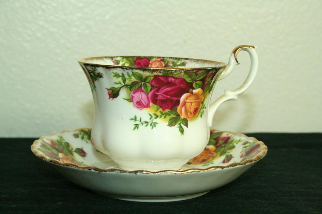 Vintage Royal Albert Tea Cup and Saucer Old Country Roses Bone China England