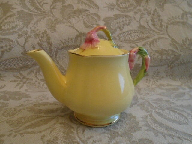 Royal Winton Hibiscus Yellow Breakfast Set One Cup Teapot and Lid