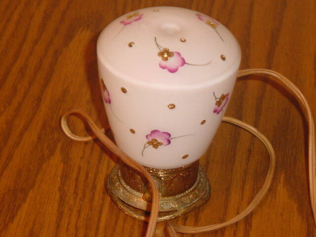 VINTAGE SMALL TABLE LAMP RAISED GOLD COLOR FLOWERS JAPAN