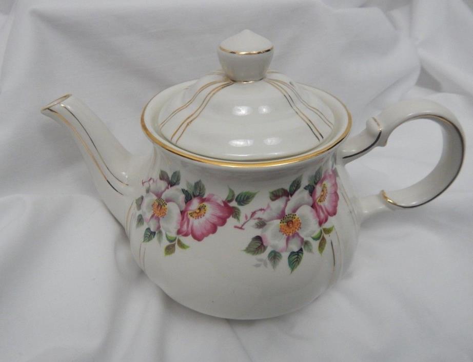 VINTAGE SADLER ENGLAND TEAPOT IVORY WITH PINK & WHITE FLOWERS AND GOLD TRIM