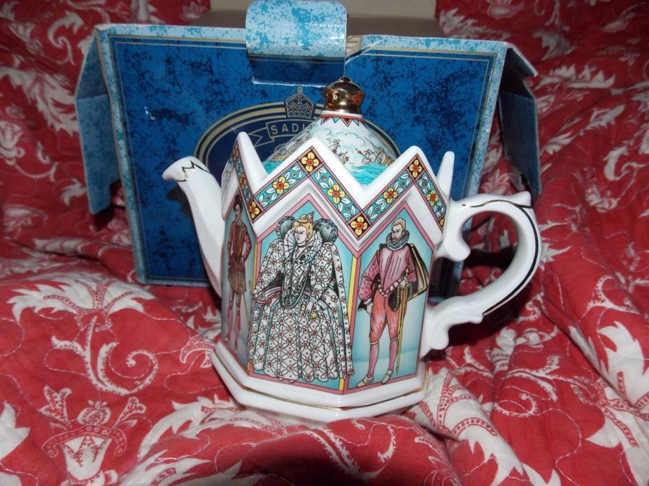 Sadler 4442 Elizabeth I Queen of England Teapot New in Box