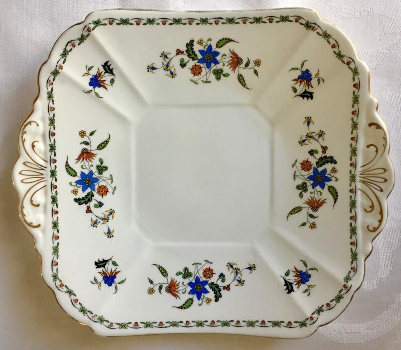 LOVELY SHELLEY CHELSEA SMALL SQUARE CAKE PLATE