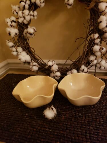 2 Gail Pittman Southern Living Hospitality Butter Yellow Scalloped Cereal Bowls
