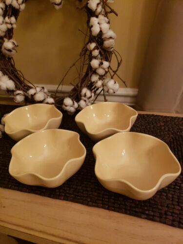 4 Gail Pittman Southern Living Hospitality Butter Yellow Scalloped Cereal Bowls