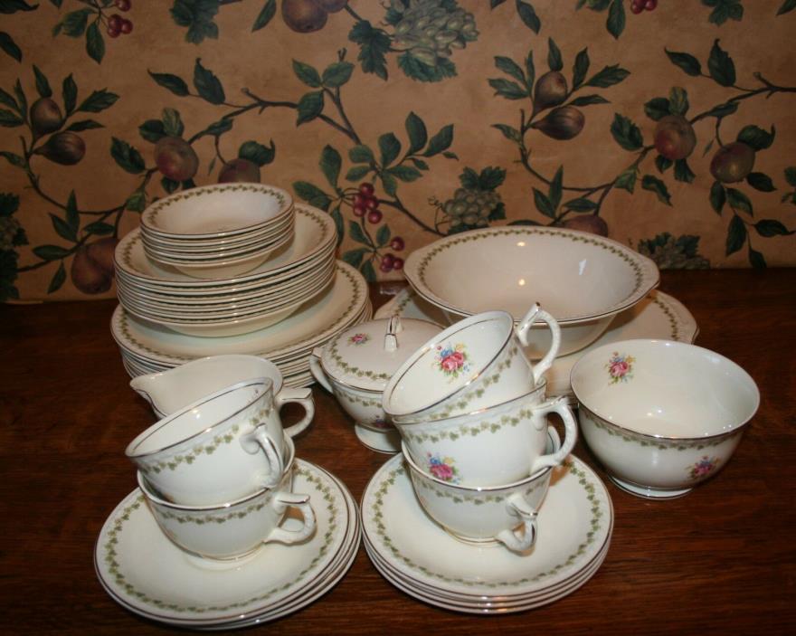 VINTAGE MID-CENTURY CHINA USA TAYLOR,SMITH,TAYLOR CLOVER RING PATTERN-SET OF 34