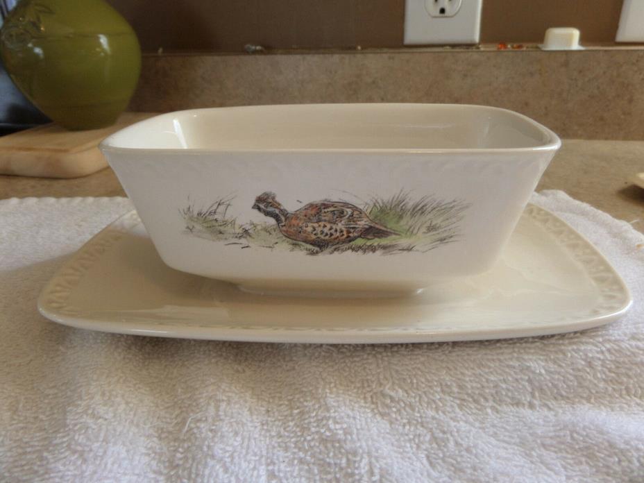 Villeroy and Boch Decor Fontainebleau .GRAVY BOWL  ON TRAY