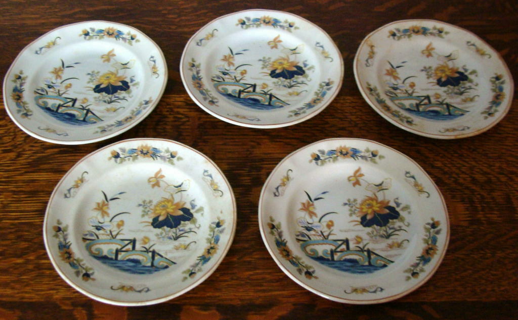 5 Wedgwood Georgetown Lotus Bread Plates, England