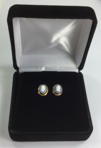 Pair of 14K Gold Cameo Earrings – Post Back – Antique or Vintage Estate Jewelry