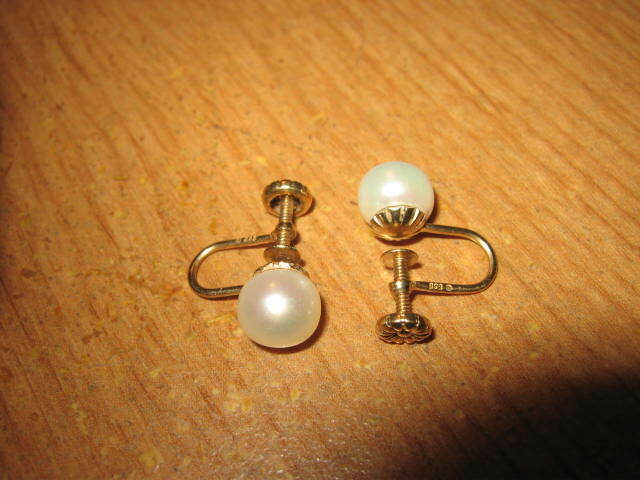 14kt karat 585 yellow gold 8-9mm white round pearls earscrew back earrings vintg