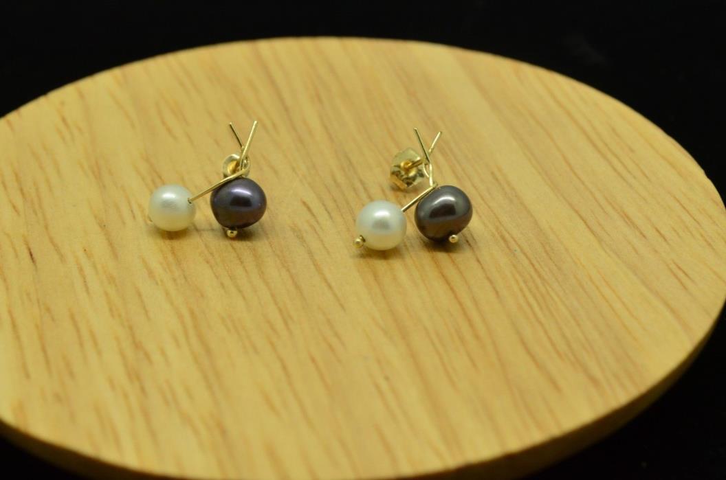 14K YELLOW GOLD NATURAL BLACK & WHITE TWO PEARL STUD EARRINGS #X14-2202