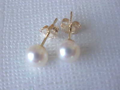 5.5MM AAA GENUINE ROUND WHITE PEARL STUD EARRINGS SOLID 14KT YELLOW GOLD
