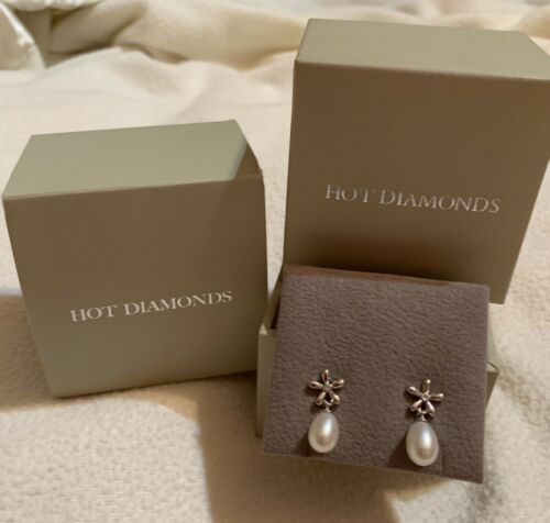 Hot Diamonds Sterling Silver White Flower Pearl Earrings