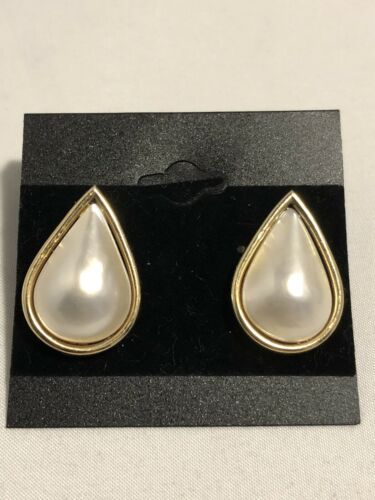 Vintage 14kt Tear Drop Shape Pearl Earrings (340)