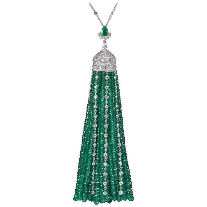 Emerald and Diamond 18 k white Gold Tassel Necklace with chain