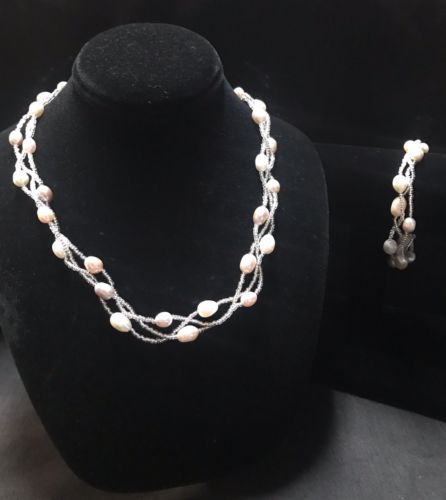 New Freshwater Pearl Necklace & Bracelet Set