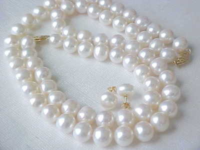 SET OF 9.5MM AAA WHITE PEARL NECKLACE, BRACELET & EARRING 14K YELLOW GOLD
