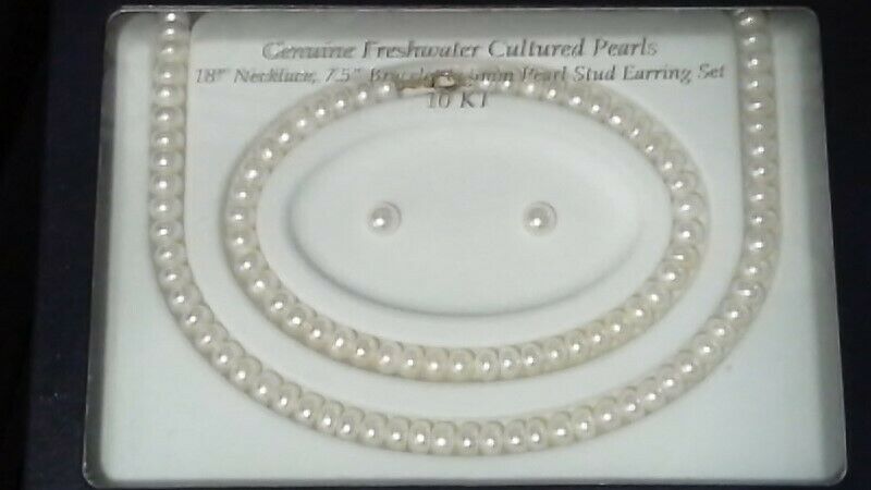 Genuine Freshwater Cultured Pearl Necklace Bracelet  Stud Earrings Set 10kt Gold