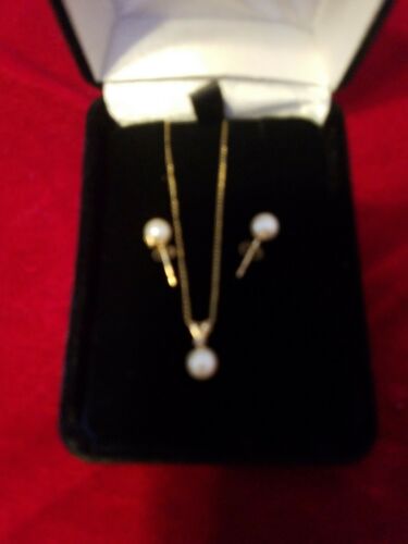 10K Gold, Pearl Earring And Necklace Set W Box