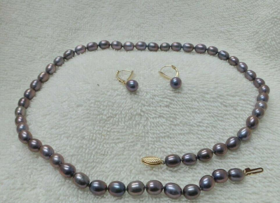 Ladies14kt Black Pearl Necklace and Earrings
