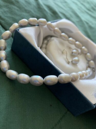 Natural Freshwater Cultures Pearl Necklace And Earrings