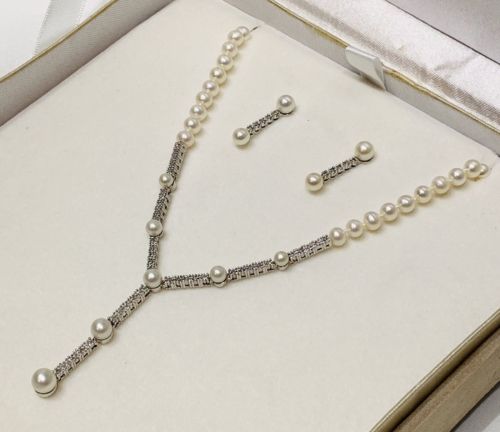 Vintage 14k Gold Pearl & Diamond Accents Necklace With Earrings Set Mint Cond.!!