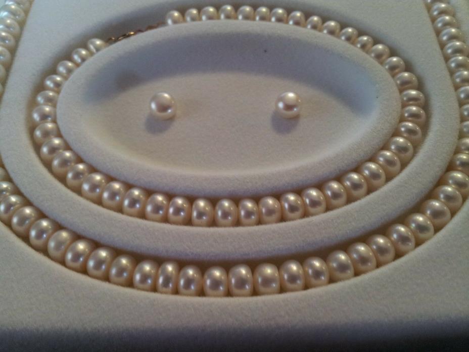 NWT 10 Kt Yg Cultured Pearl Necklace,  Bracelet and Earrings