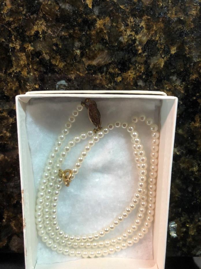 White Pearl Necklace & Bracelet Set