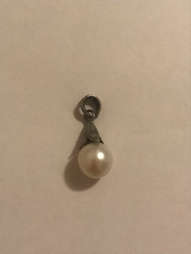 Vintage 18k white gold pearl pendant