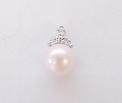 * 585 14K 14KT WHITE GOLD 6.9MM CULTURED PEARL AND 3 POINT DIAMOND SLIDE PENDANT