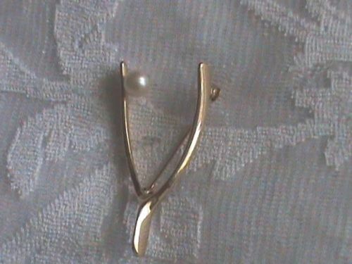 VINTAGE 14 KT YELLOW GOLD PEARL WISHBONE BROOCH/PIN