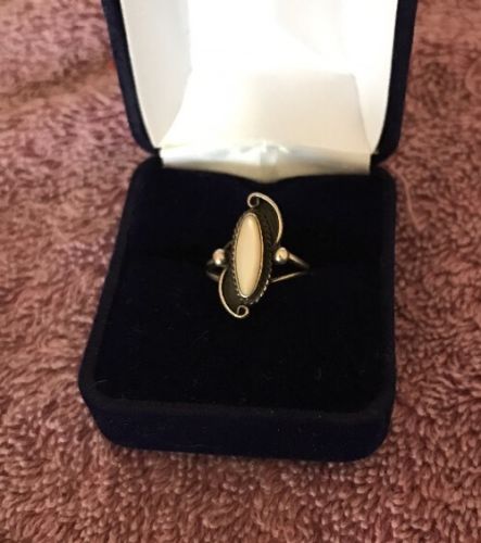 Mother Of Pearl Sterling Silver Ring Size 5.5